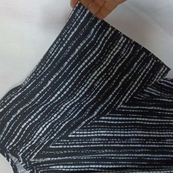 Rafaella Pantsuit, Black & White,  stretchy - Picture 3 of 6